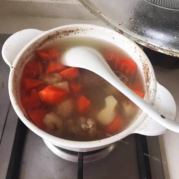 家常胡萝卜马蹄骨头汤 