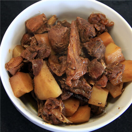 鸡肉炖土豆
