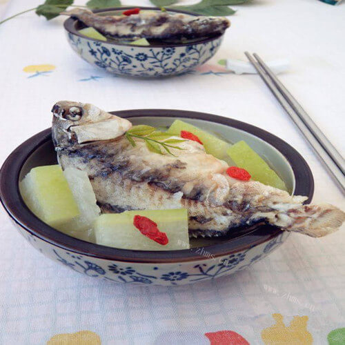 鲜美的鲫鱼冬瓜汤