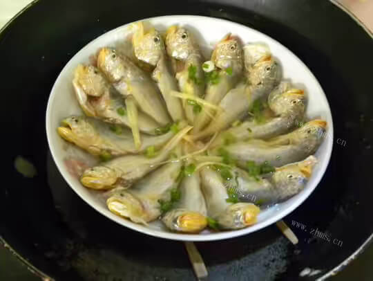 妈妈牌清蒸梅子鱼做法图解2)