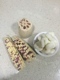滋阴润燥时蔬马蹄汤做法图解1)