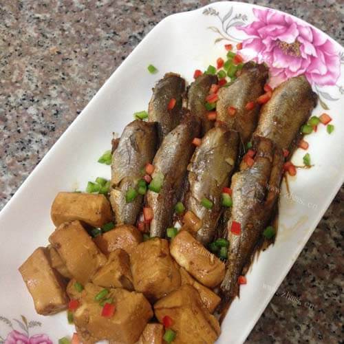 好吃的冻豆腐烧黄骨鱼