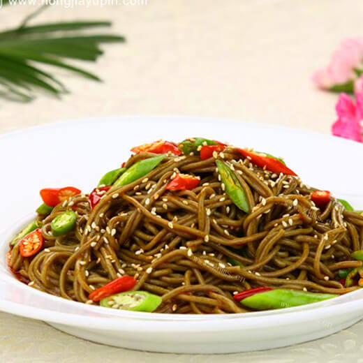 营养荞麦鸡肉蔬菜冷拌面