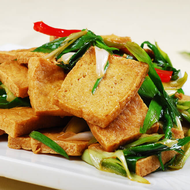 好吃的糟辣子蒜苗炒煎豆腐