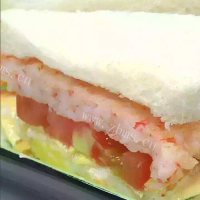 创新菜品虾粒三明治