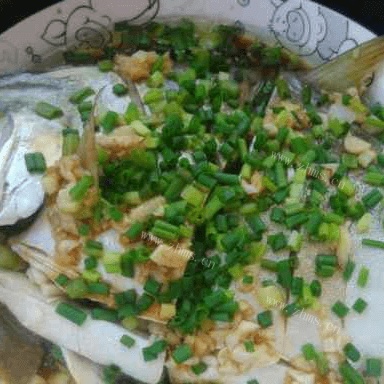 家常菜清蒸鲳鱼做法图解6)