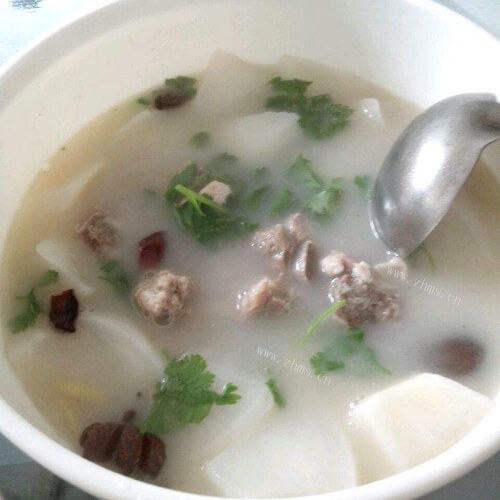 自制白萝卜肉碎汤