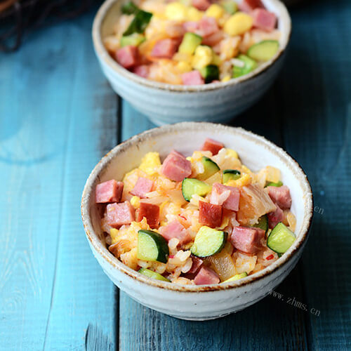 香气四溢的什锦泡菜炒饭
