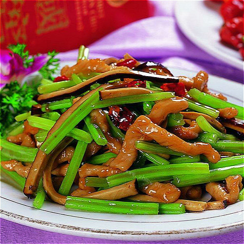 可口的芹菜香干肉丝
