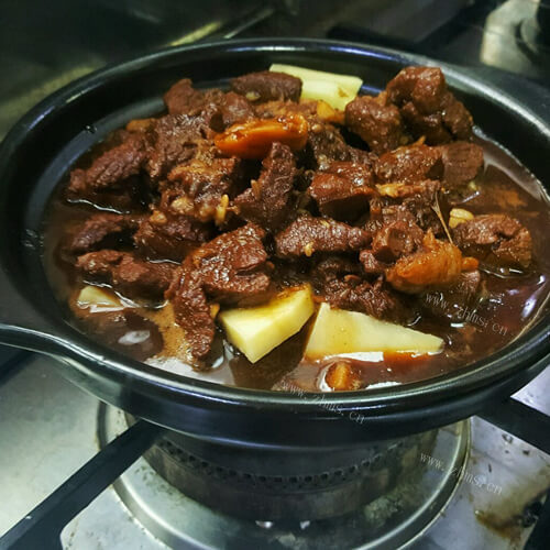 暖胃的牛腩炖土豆