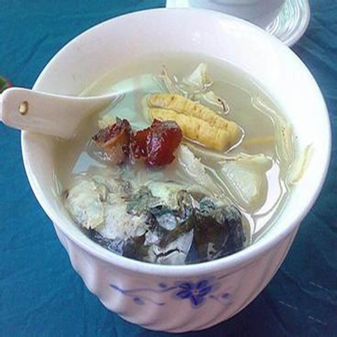 好吃的黄芪党参鲫鱼汤