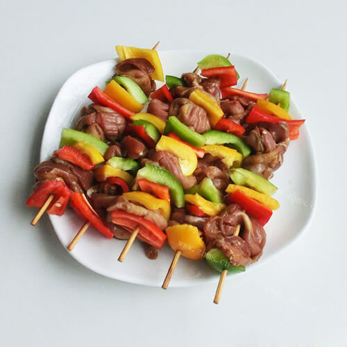 美味的彩椒鸡胗串