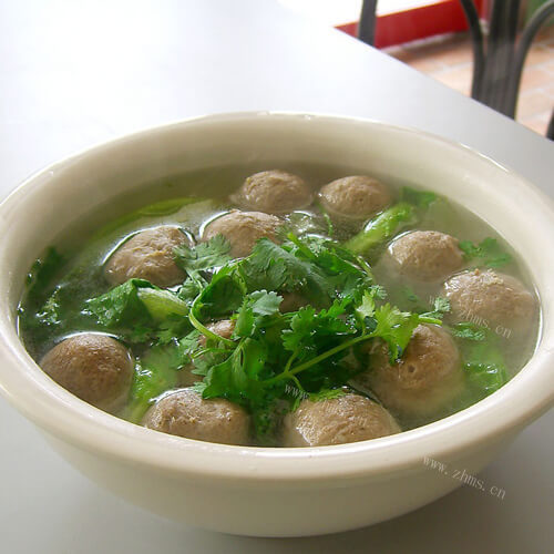 好吃的鸽子香菇肉丸汤