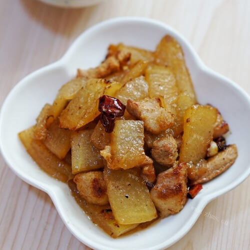 美味的冬瓜辣烧素五花肉