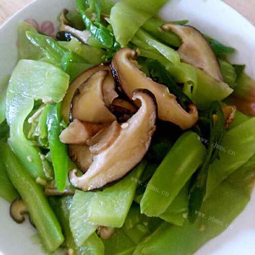 好吃的香菇烩莴笋