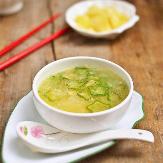 滋补的秋葵虾皮粥