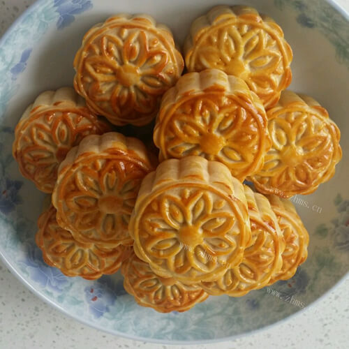 香喷喷的伍仁馅月饼