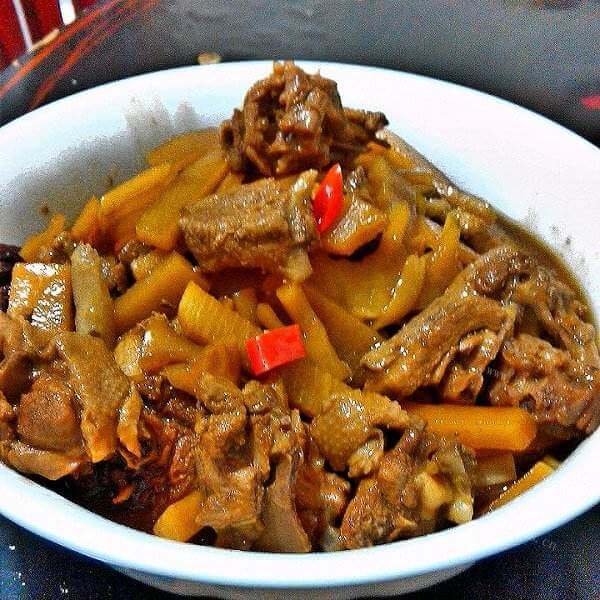 美味的酸笋鸭