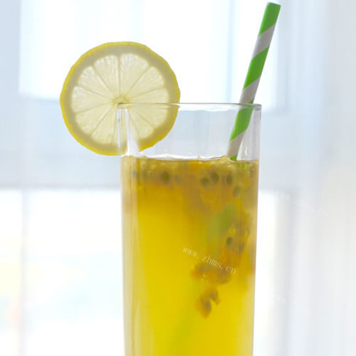 美味的百香果柠檬蜂蜜水