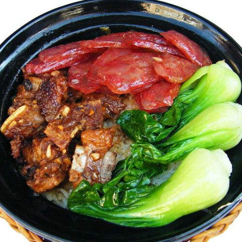 美味可口的广式煲仔饭（砂锅饭）