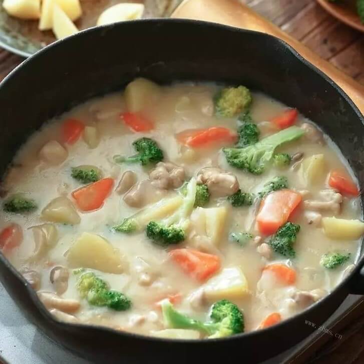 彩色鲜蔬鸡肉奶炖