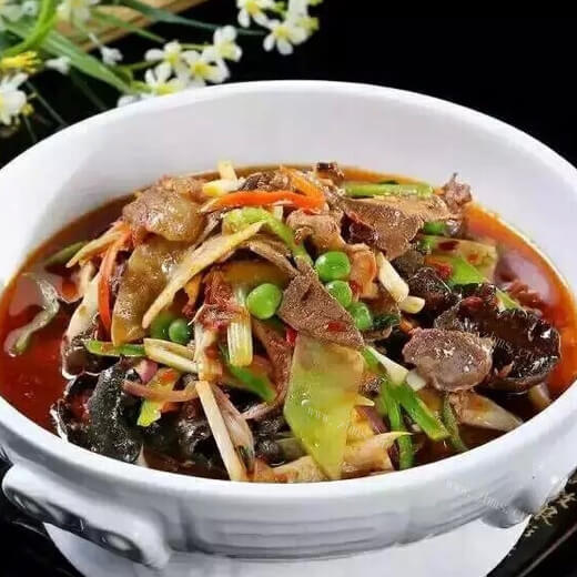 家常木耳莴苣炒鸡片 