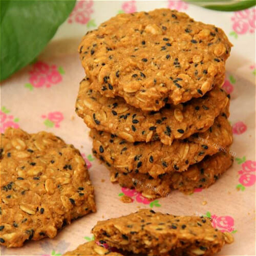 酥脆黑芝麻咸味饼干