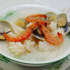 美味的香菇蛤蜊海鲜粥