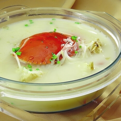 美味的冬瓜毛豆螃蟹汤
