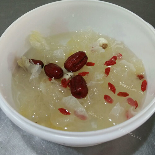 健康的红枣银耳汤