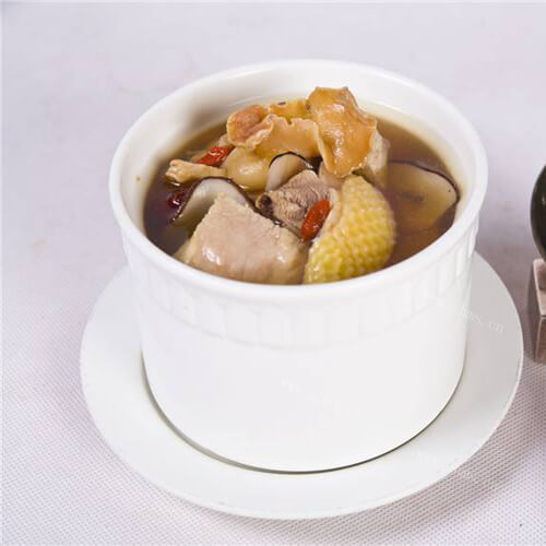 我的鲜石斛花旗参炖鸡汤