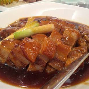 肥美的鹰嘴豆焖五花肉