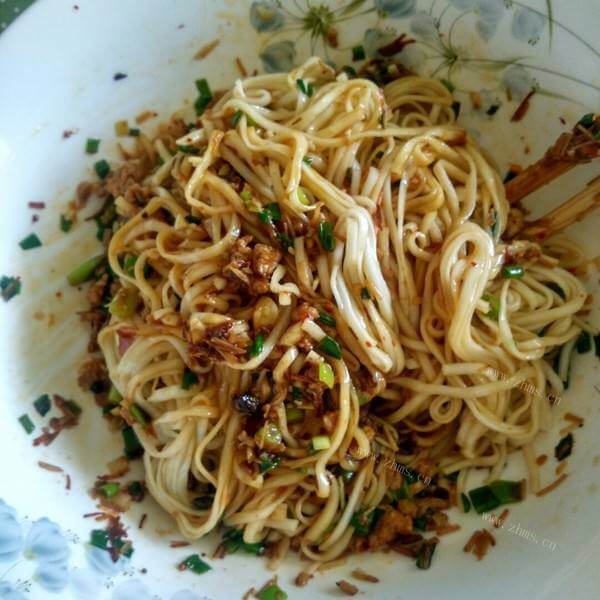 美味的油泼拌面