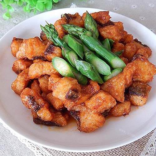 营养香辣鱼丁炒芸豆