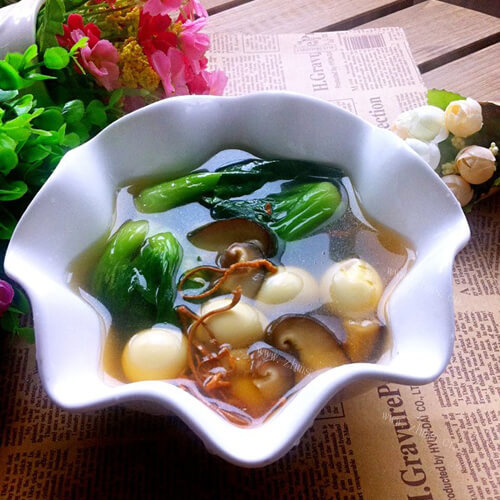 好喝的鹌鹑蛋杂菇煲