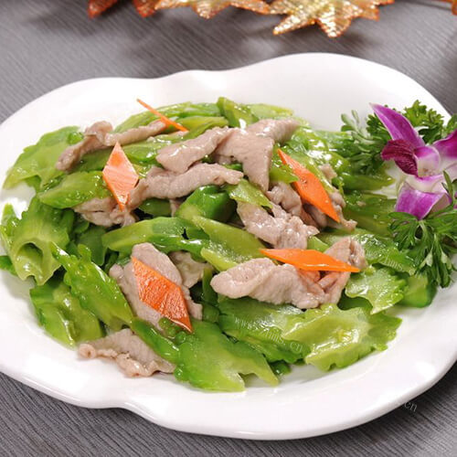 家常肉焖苦瓜