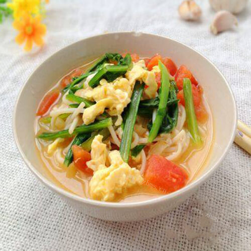 美味红薯叶番茄鸡蛋汤面条