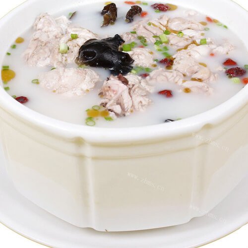 煮粥（皮蛋瘦肉粥）