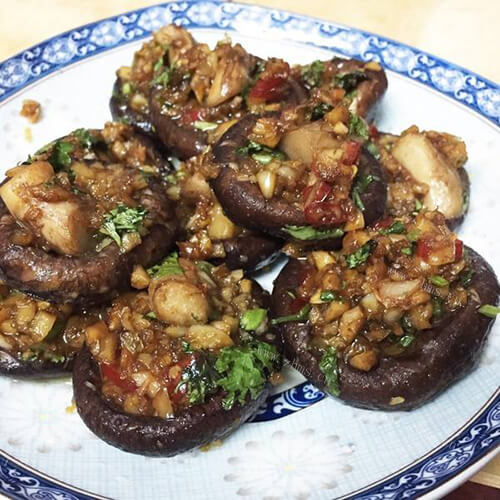 香喷喷的蒜蓉蚝油香菇