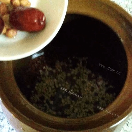 养颜的红豆薏仁汤做法图解5)