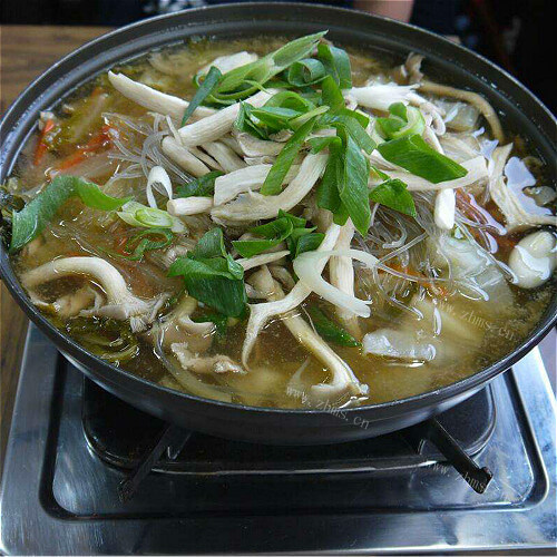 美味的田园菌菇火锅