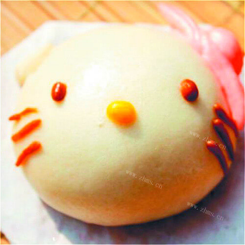 口感细腻的Hello kitty 豆沙包