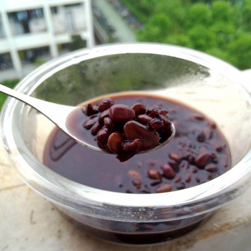 筒骨黑豆汤