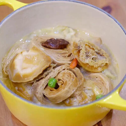 香喷喷的麻汁腐竹面