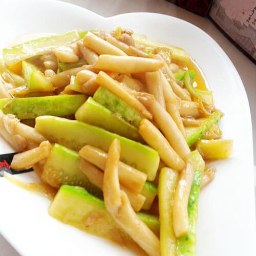 家常瓜条炒鲜菇