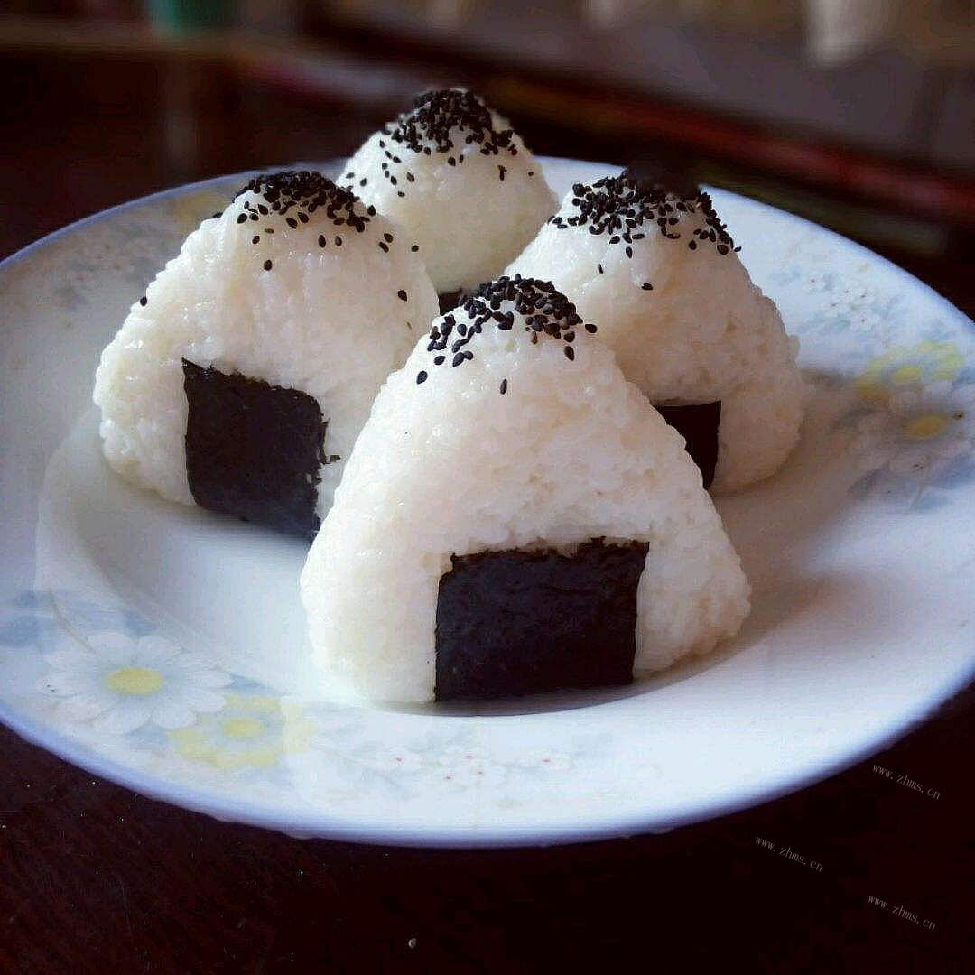自制花朵三角饭团