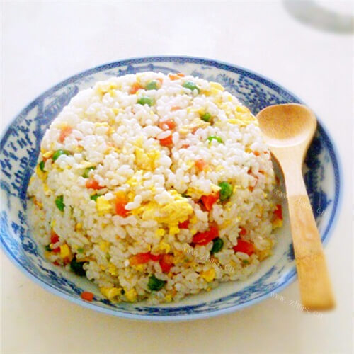 简单美味豌豆芽蛋炒饭