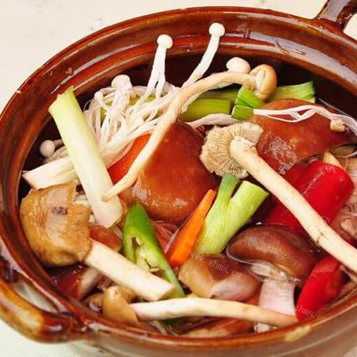 美味鹌鹑蛋杂菇煲