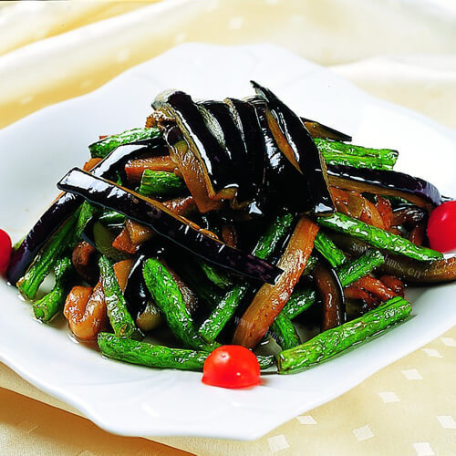 可口的豆角烧茄子