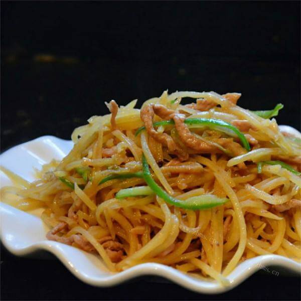 家常尖椒土豆丝炒肉